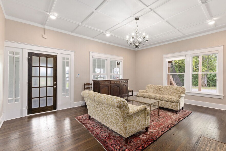 More Photos Of 157 Old Shackle Island Rd, Hendersonville Storefront Retail Office For Sale