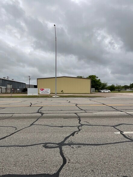 More Photos Of 3201 Texas Ave, La Marque Warehouse For Sale
