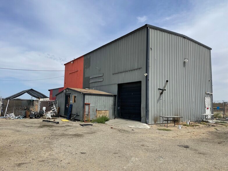 More Photos Of 45424 N Sierra Hwy, Lancaster Manufacturing For Sale