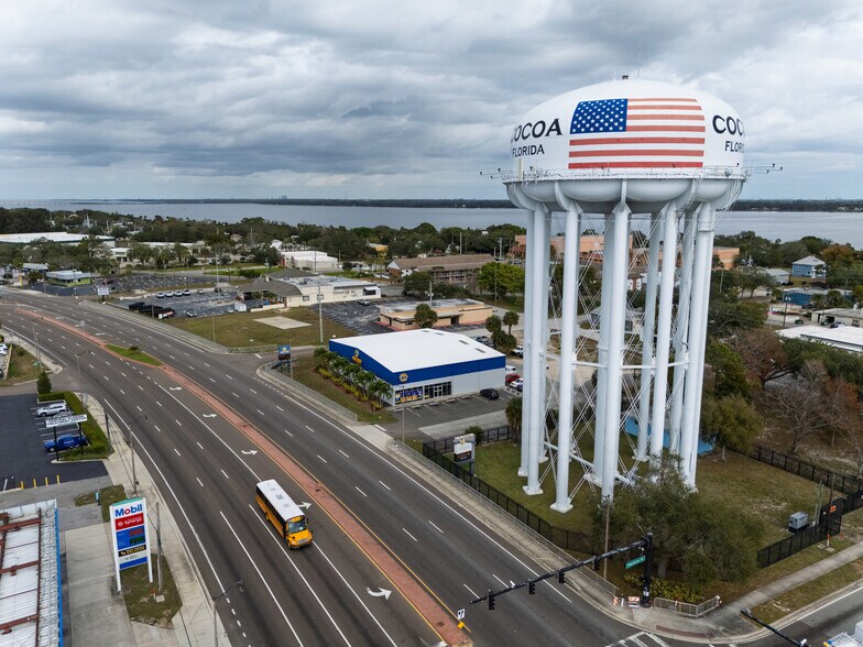 More Photos Of 300 N Cocoa Blvd, Cocoa Restaurant For Lease