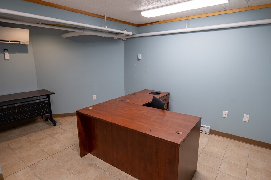 More Photos Of 4 Market Sq, Houlton Office For Sale
