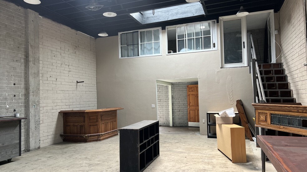 More Photos Of 841-847 Orange Ave, Coronado Freestanding For Lease