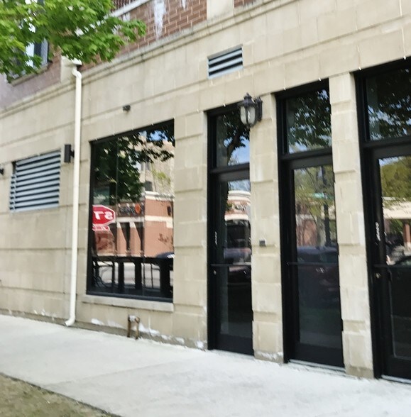 More Photos Of 4651 N Greenview Ave, Chicago Apartments For Lease