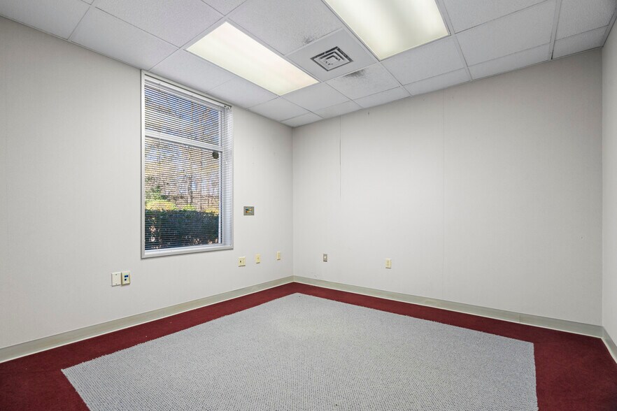 More Photos Of 170 Cardiology Pl, Commerce Healthcare For Lease
