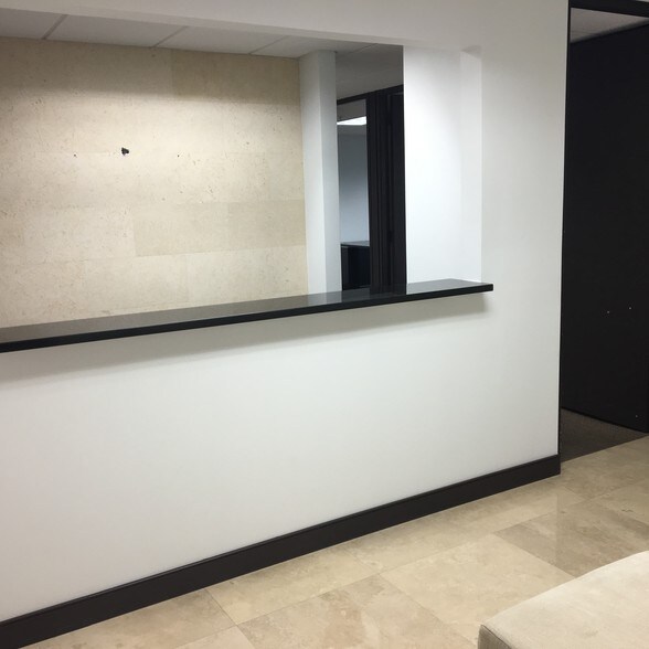 More Photos Of 1110 Brickell Ave, Miami Office For Sale