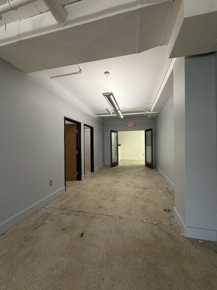 More Photos Of 333 W 7th St, Royal Oak Office For Lease