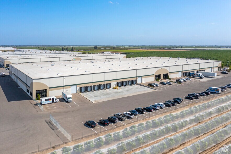 More Photos Of 4485 S Minnewawa Ave, Fresno Warehouse For Lease