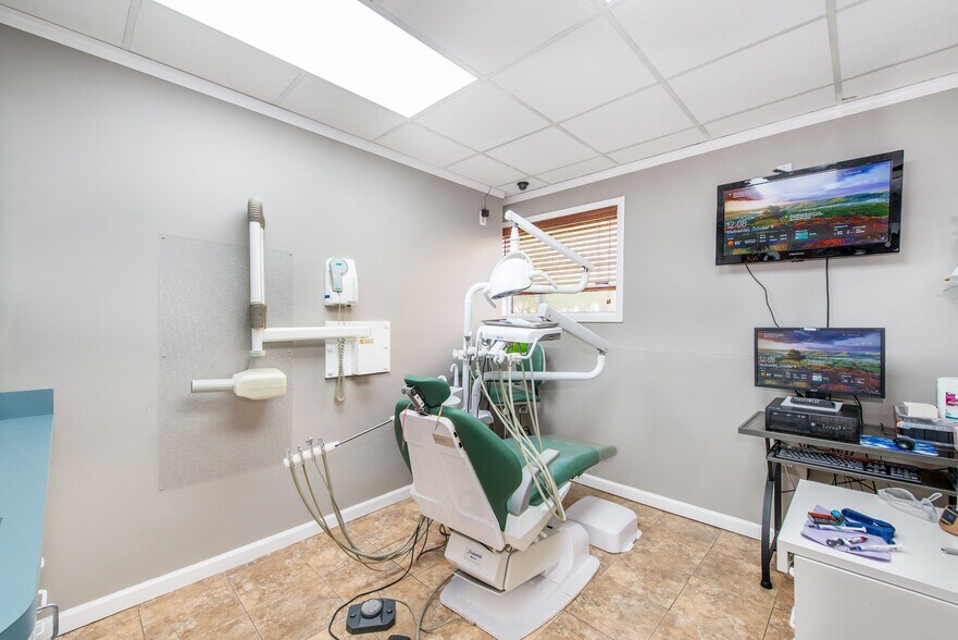More Photos Of 184 Pompton Ave, Verona Medical For Lease