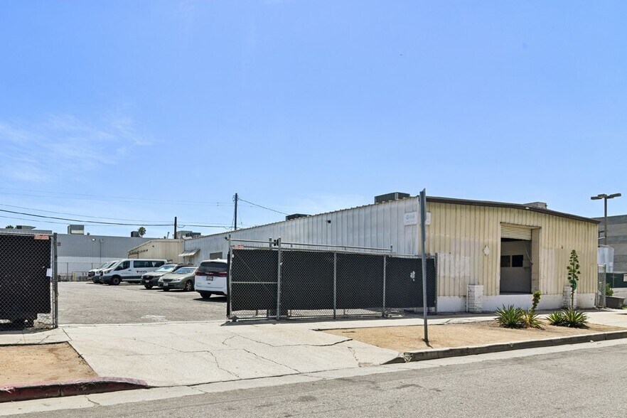 Primary Photo Of 850-858 Lillian Way, Los Angeles Warehouse For Lease