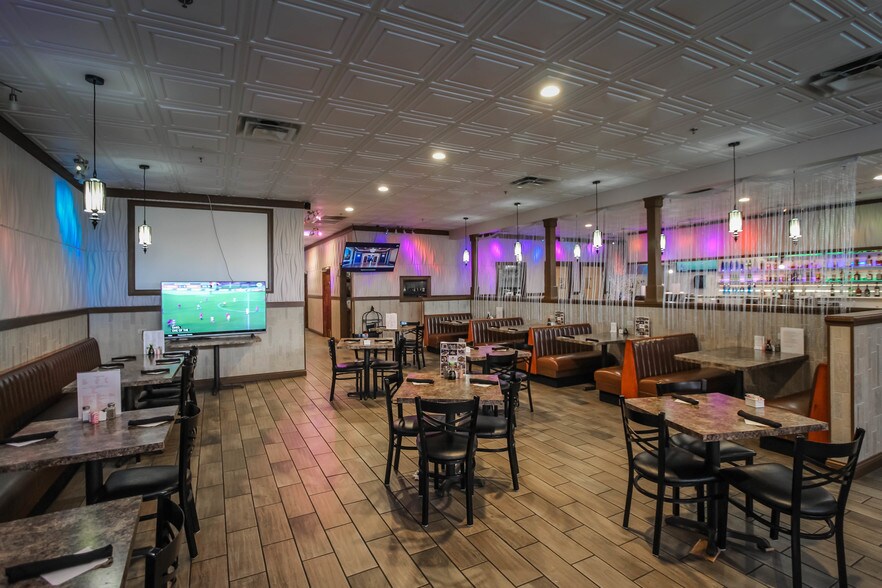 More Photos Of 3332 Villa Point, Owensboro Restaurant For Sale