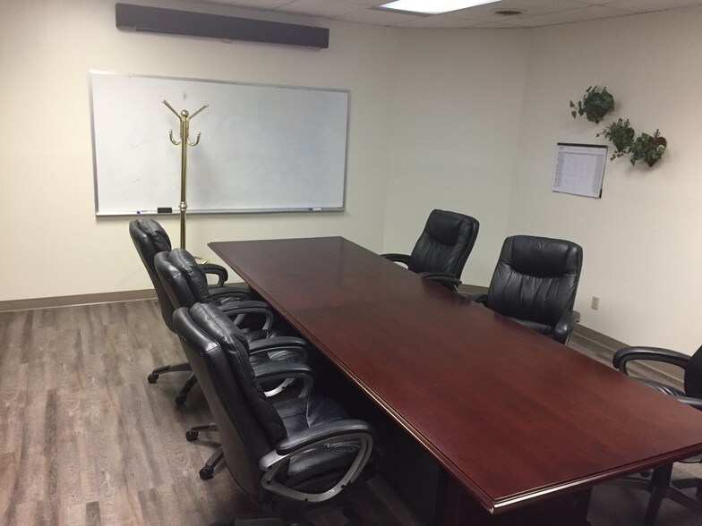 More Photos Of 1001 W Euless Blvd, Euless Medical For Lease