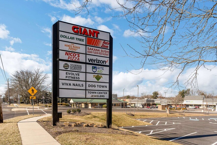 More Photos Of 426 Town Ctr, New Britain Unknown For Lease