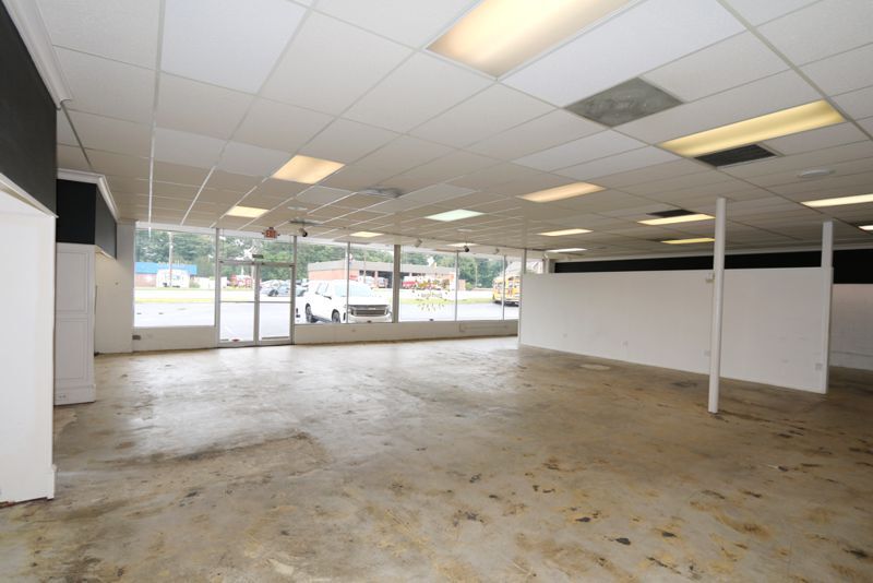 More Photos Of 3324 Wade Hampton Blvd, Taylors Storefront Retail Office For Lease