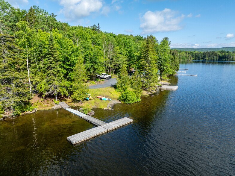 More Photos Of 15 Lower Wilson Pond Rd, Greenville Specialty For Sale