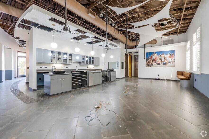 More Photos Of 1635 N Greenfield Rd, Mesa Medical For Sale