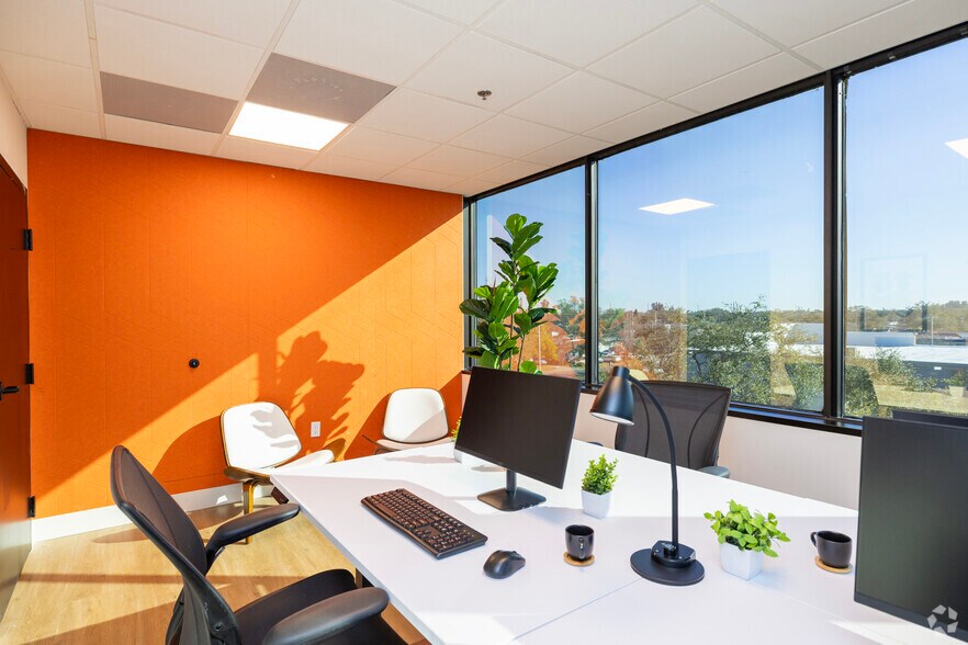 More Photos Of 6698 68th Ave N, Pinellas Park Coworking Space