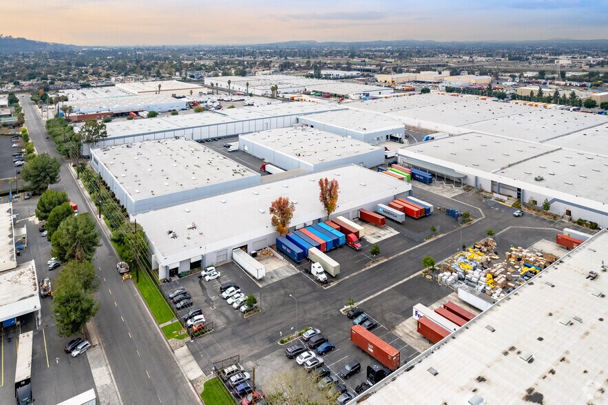 More Photos Of 421 N Baldwin Park Blvd, City Of Industry Warehouse For Lease