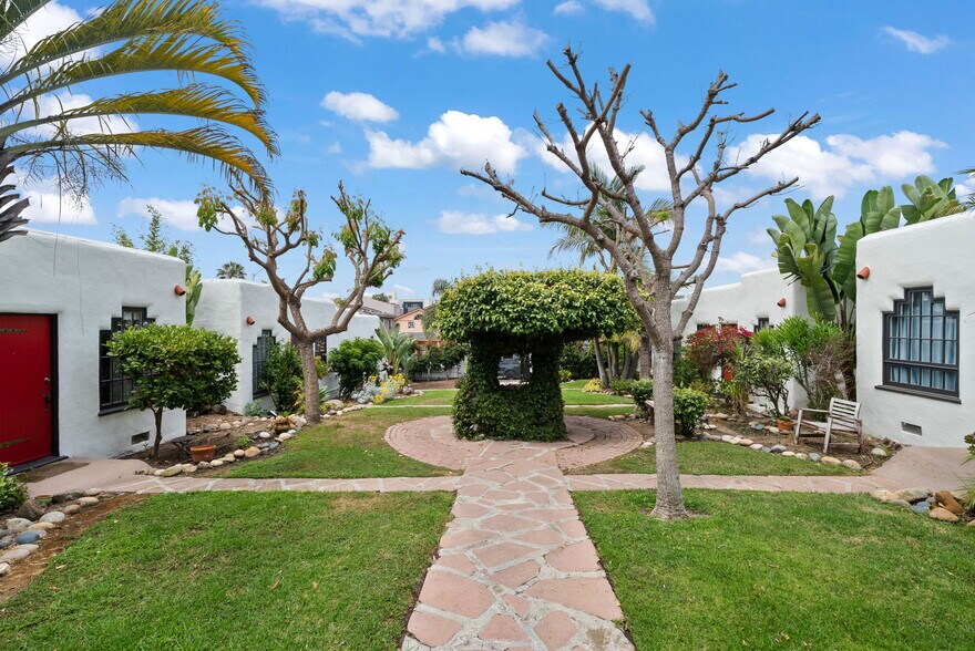 More Photos Of 3933-3945 Hamilton St, San Diego Apartments For Sale