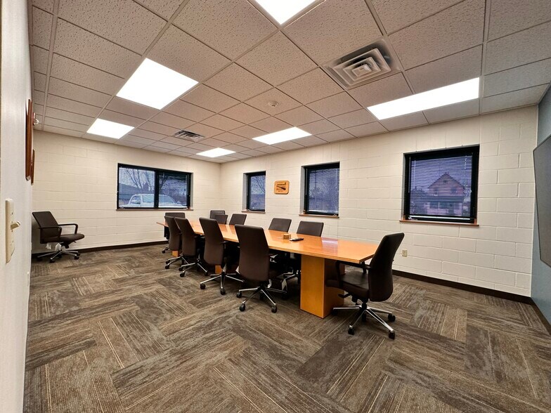 More Photos Of 118 3rd St E, Ashland Office For Sale