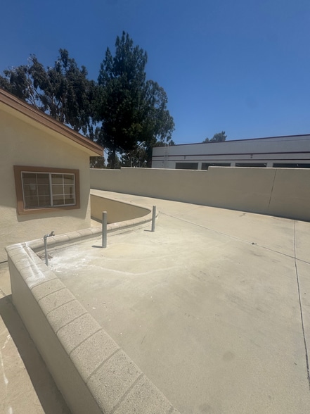 More Photos Of 910 W 6th St, Corona Storefront For Lease