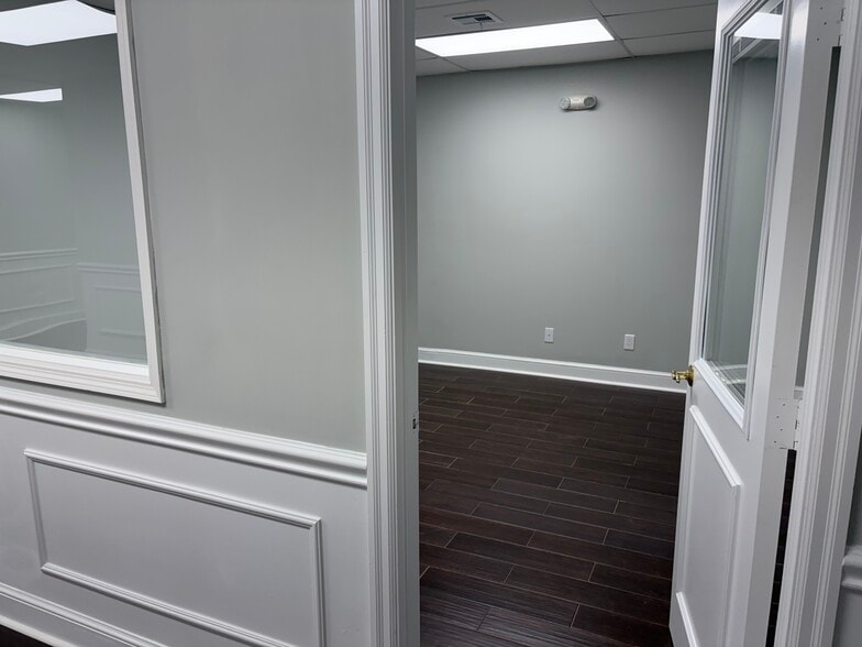 More Photos Of 3601 SE Ocean Blvd, Stuart Office For Lease