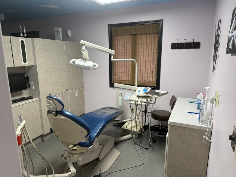 More Photos Of 1637 Portage Ave, South Bend Medical For Sale