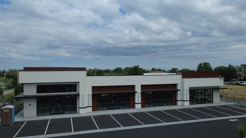 More Photos Of 2915 N 20th Ave, Pasco Office For Lease