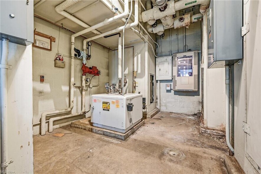 More Photos Of 1610 Hubbard Thomas Rd, Hubbard Office For Lease