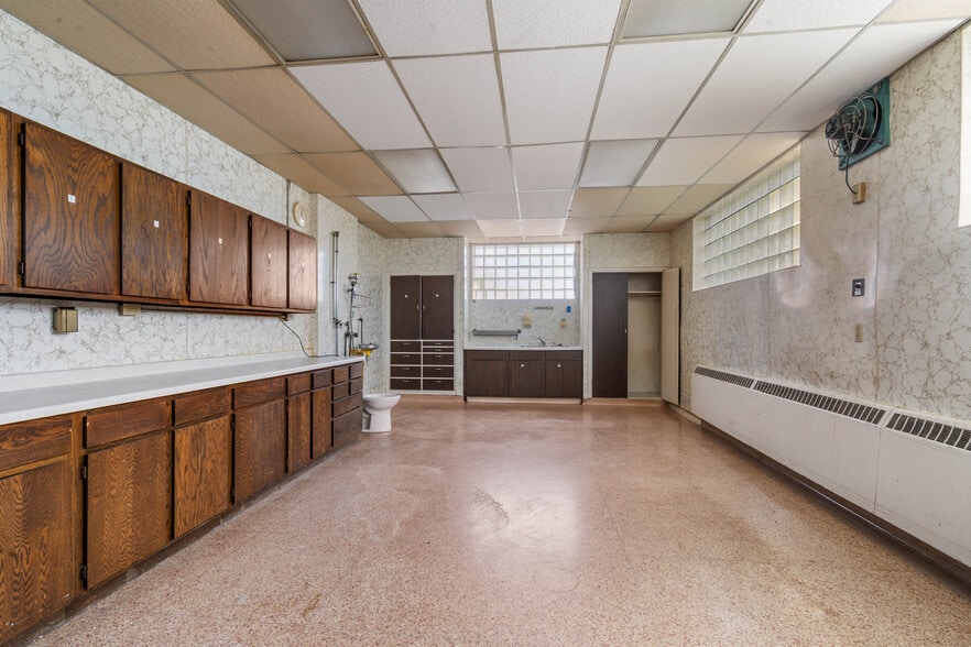 More Photos Of 1304 Hammond Ave, Superior Apartments For Sale