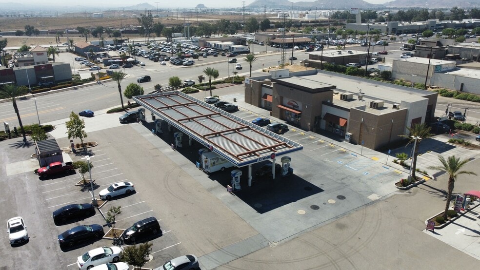 More Photos Of 301 N Pepper Ave, Colton Storefront For Lease