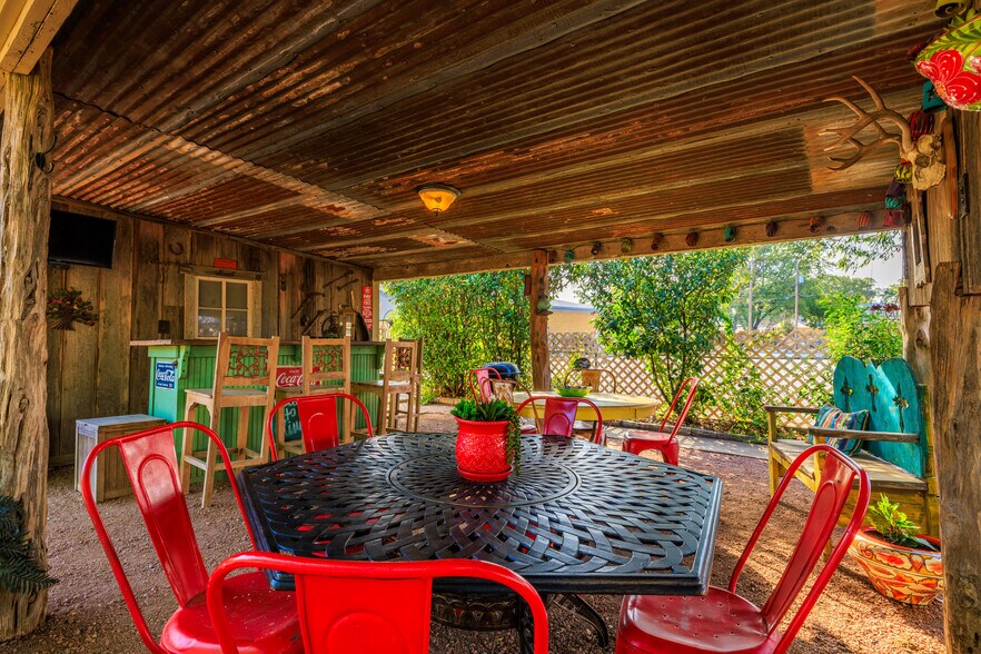 More Photos Of 303 W Austin St, Fredericksburg Office Residential For Sale