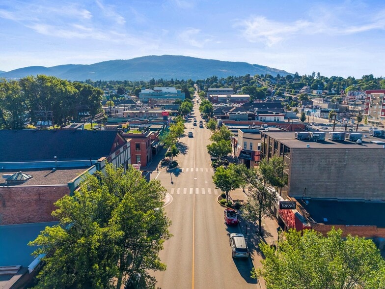 More Photos Of 3100 30 Av, Vernon Office For Sale
