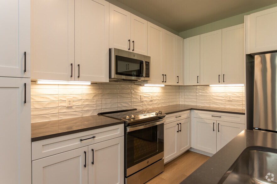 More Photos Of 930 W Mallard Creek Church Rd, Charlotte Apartments For Lease