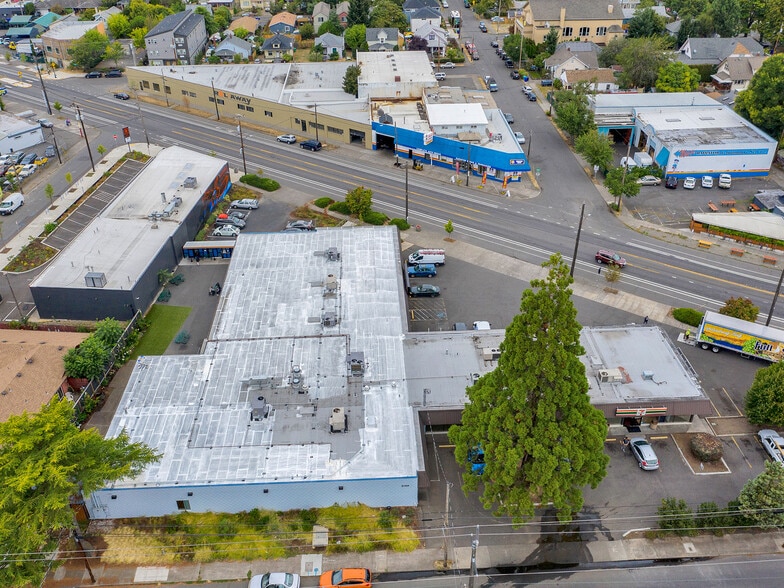 More Photos Of 6130-6144 SE Foster Rd, Portland Freestanding For Lease