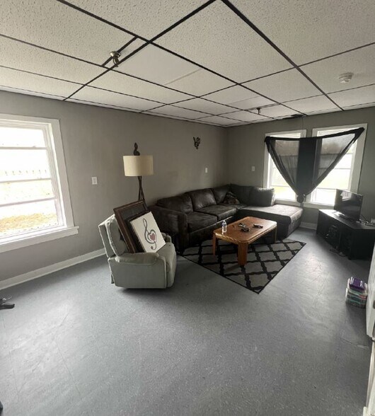 More Photos Of 117 S Broadway St, Butler Apartments For Sale
