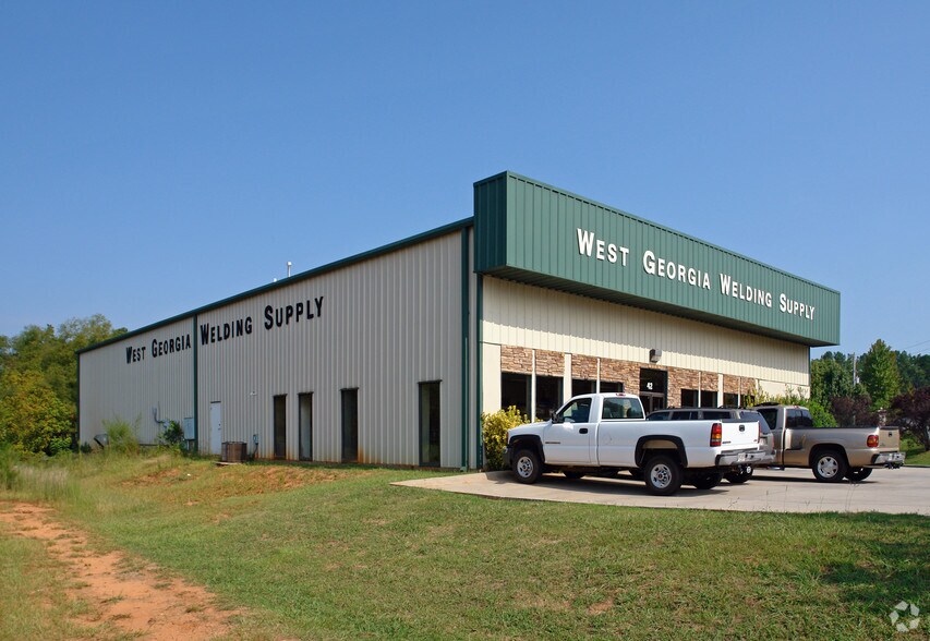Primary Photo Of 42 Werz Industrial Dr, Newnan Light Manufacturing For Sale