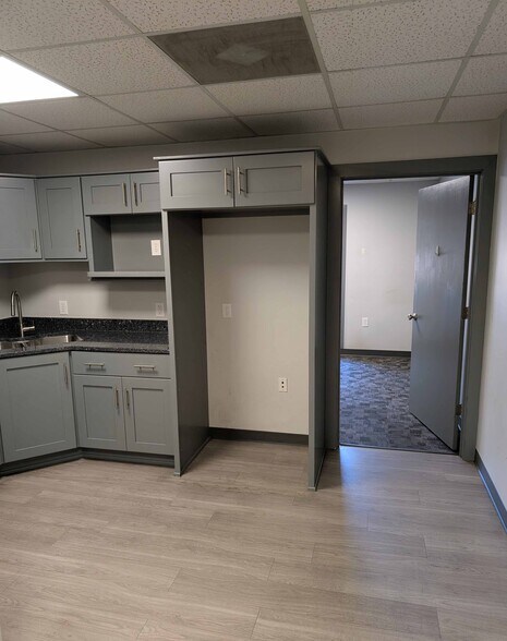 More Photos Of 4085 Pepperell Way, Dublin Distribution For Sale