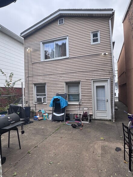 More Photos Of 17 Green Ct, Lodi Apartments For Sale