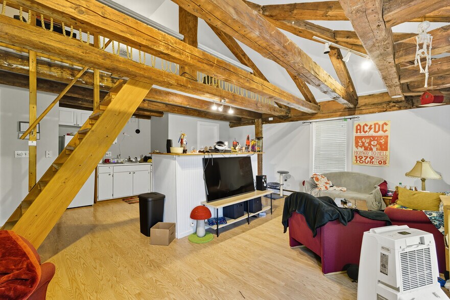 More Photos Of 10 Portland St, South Berwick Storefront Retail Residential For Sale