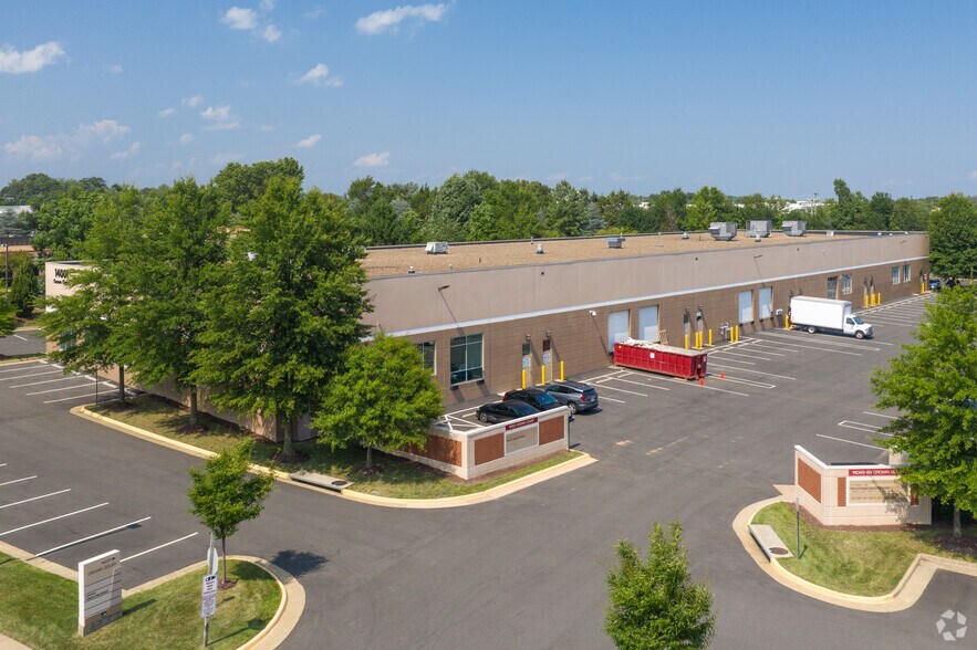 More Photos Of 14001 Crown Ct, Woodbridge Flex For Lease