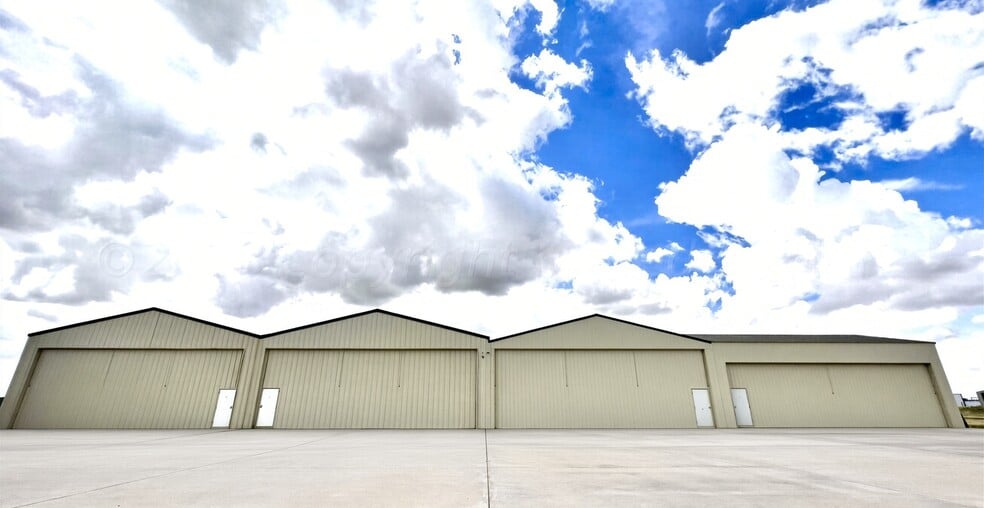More Photos Of 12980 Wandering Rd, Amarillo Airplane Hangar For Sale
