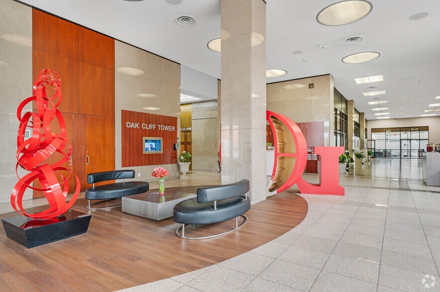 More Photos Of 400 S Zang Blvd, Dallas Office For Lease