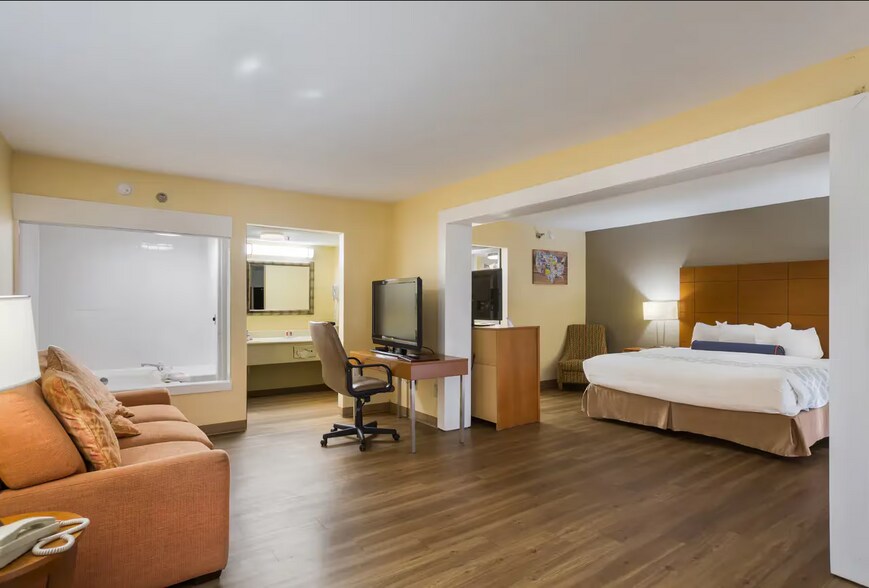 More Photos Of 19534 Whyte Hardee Blvd, Hardeeville Hotel For Sale