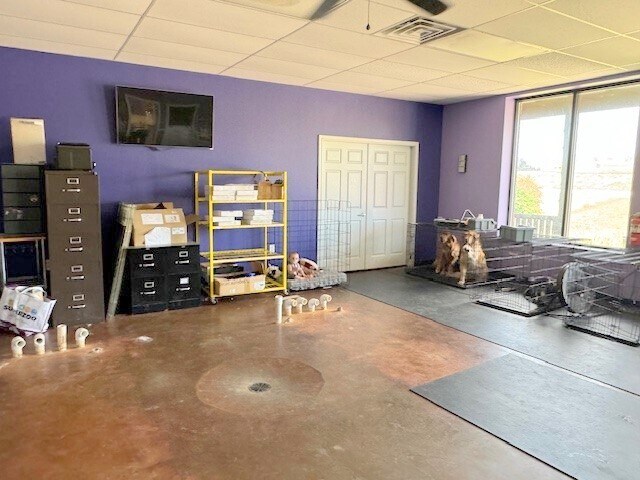 More Photos Of 102 Bear Cat Rd, Aledo General Retail For Lease