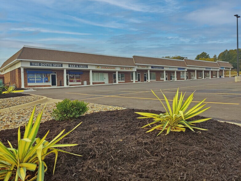 Primary Photo Of 8121-8147 Parallel Pky, Kansas City Storefront For Lease