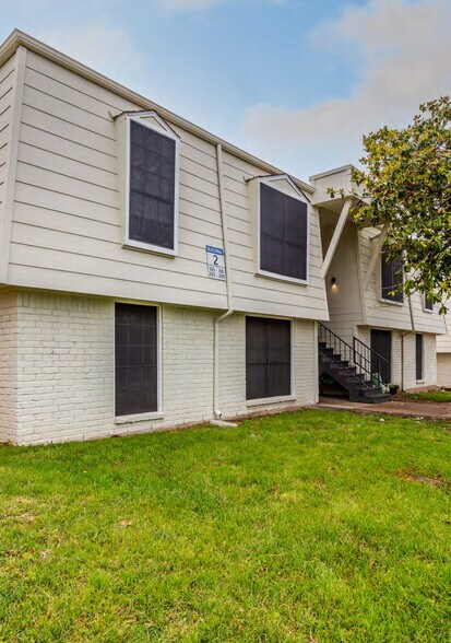 More Photos Of 1830 W Rundberg Ln, Austin Apartments For Sale