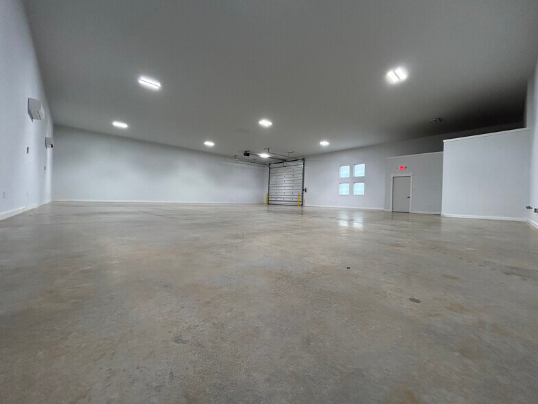 More Photos Of 158 Innovation Dr, Statesville Unknown For Lease
