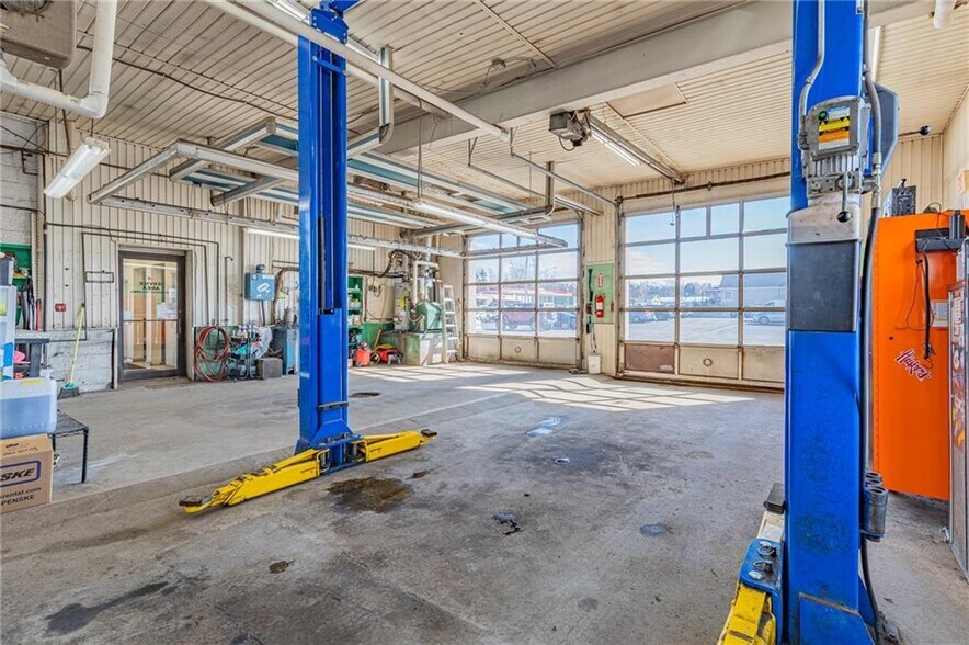 More Photos Of 4577 S Lake Rd, Brockport Auto Dealership For Sale