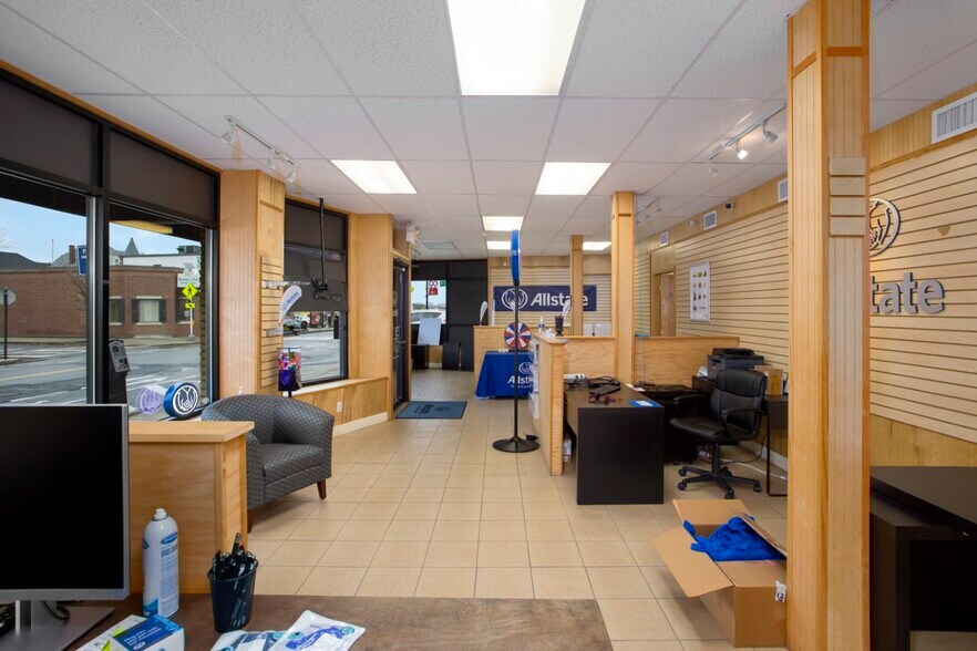 More Photos Of 643-645 Broadway, Everett Storefront Retail Residential For Lease