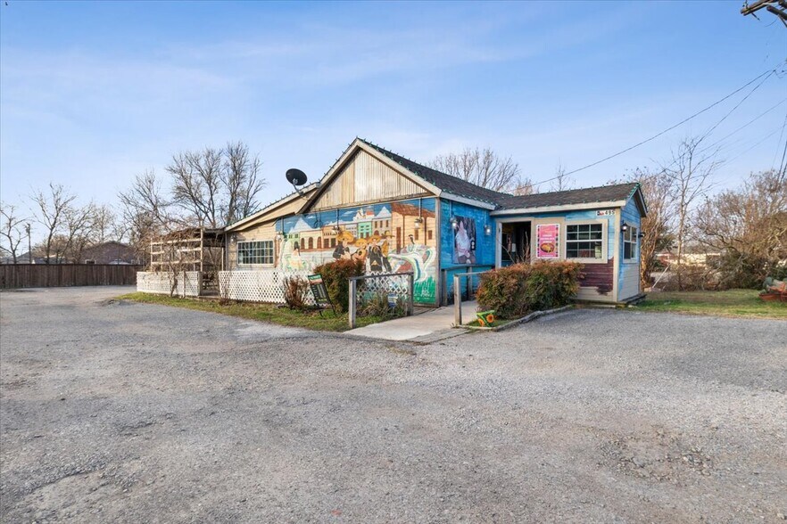 More Photos Of 495 Van Alstyne Pky, Van Alstyne Restaurant For Sale